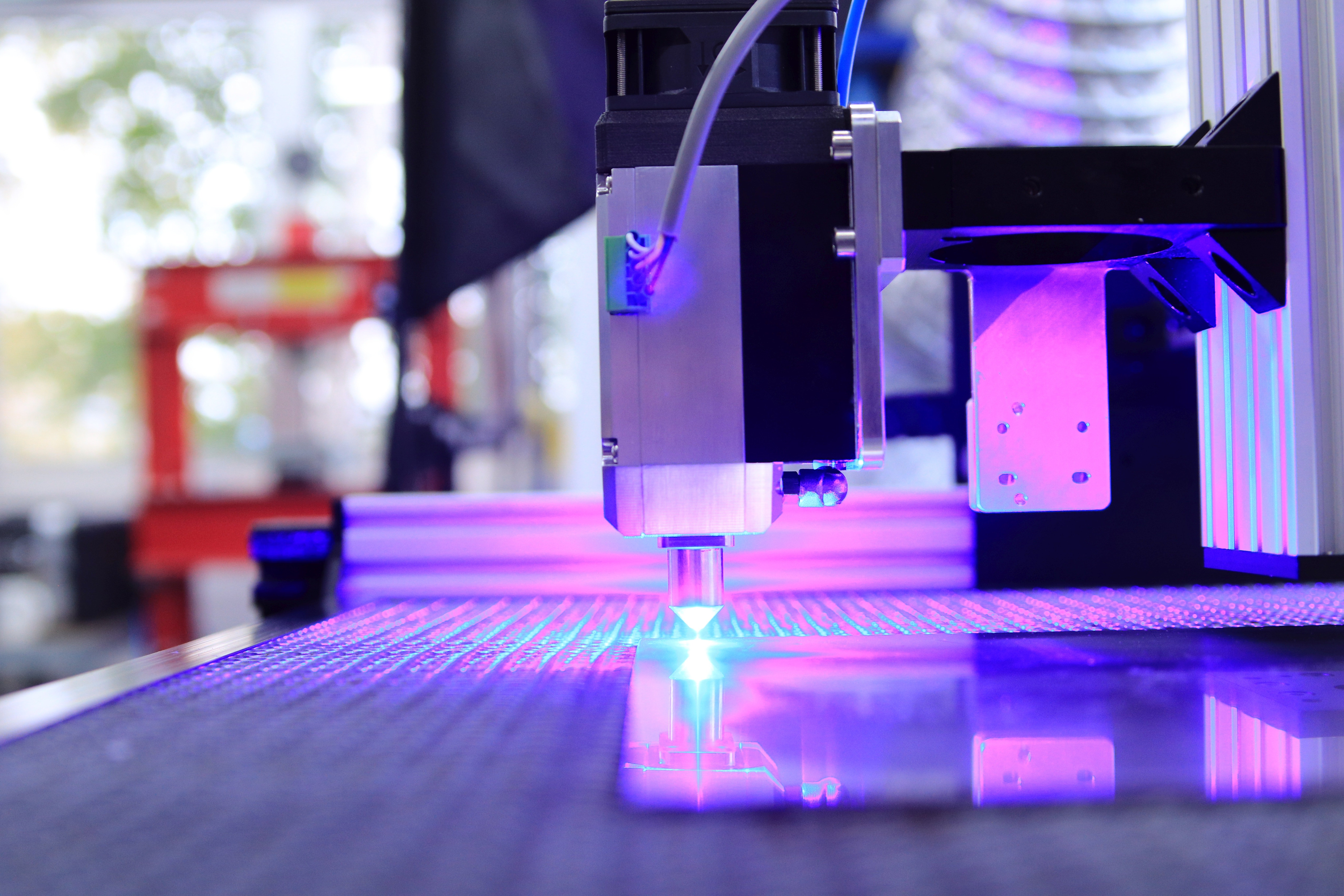 Laser CO2, a stato solido, a fibra, UV: ecco le tipologie di laser utilizzate in ambito industriale